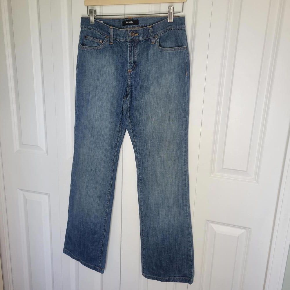 Daisy Fuentes Size 8 Dark Wash Bootcut Jeans